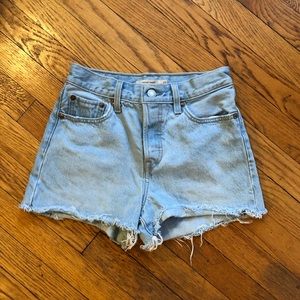 Levi’s Wedgie Short light wash